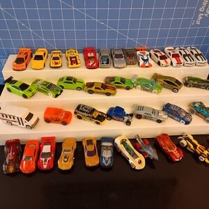HOT WHEELS lot of 38